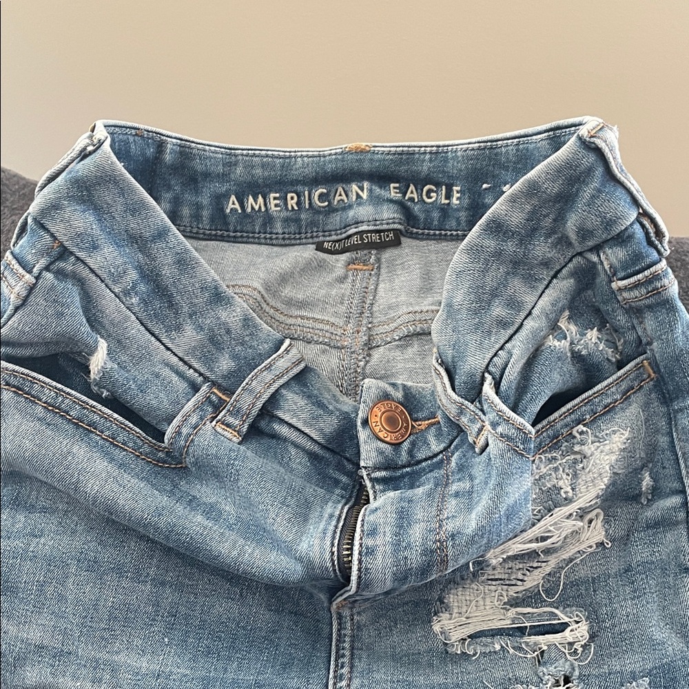 American Eagle Outfitters Women's Distressed Light Blue Jeggings